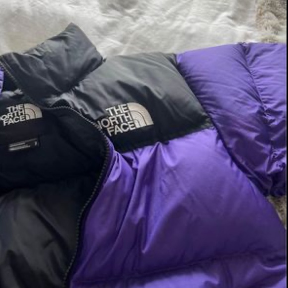 North Face Purple Puffer jacket - Picture 3 of 9